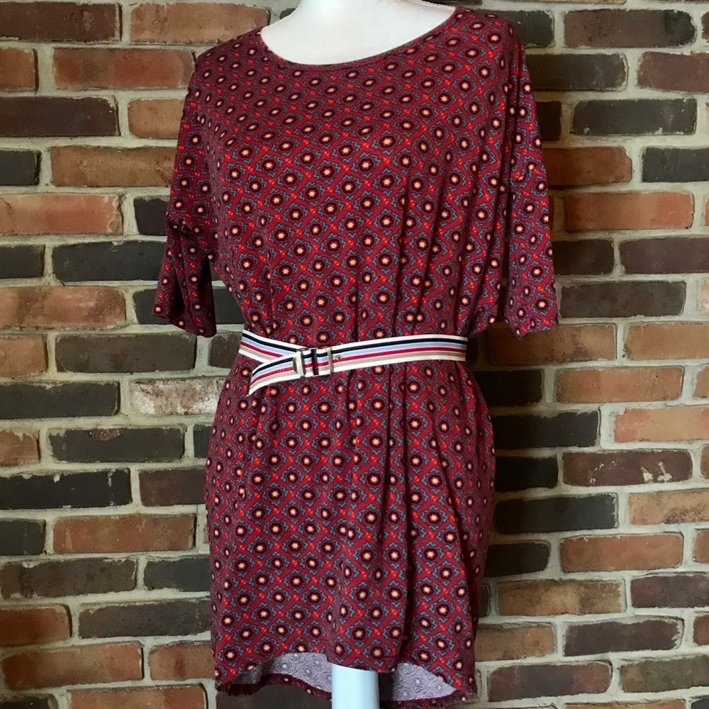 LULAROE IRMA- Dark red print